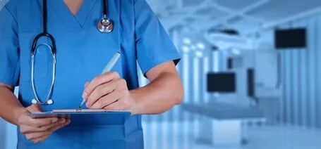 Doctor treats varicose veins on legs